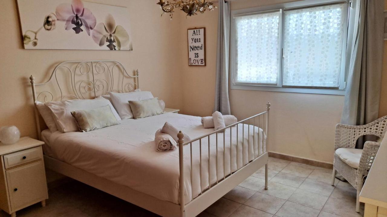 Villa Essence - A Unique Detached Villa With A-C, Heated Private Pool, Hottub, Gardens, Patios And Stunning Views! Tías Exterior foto