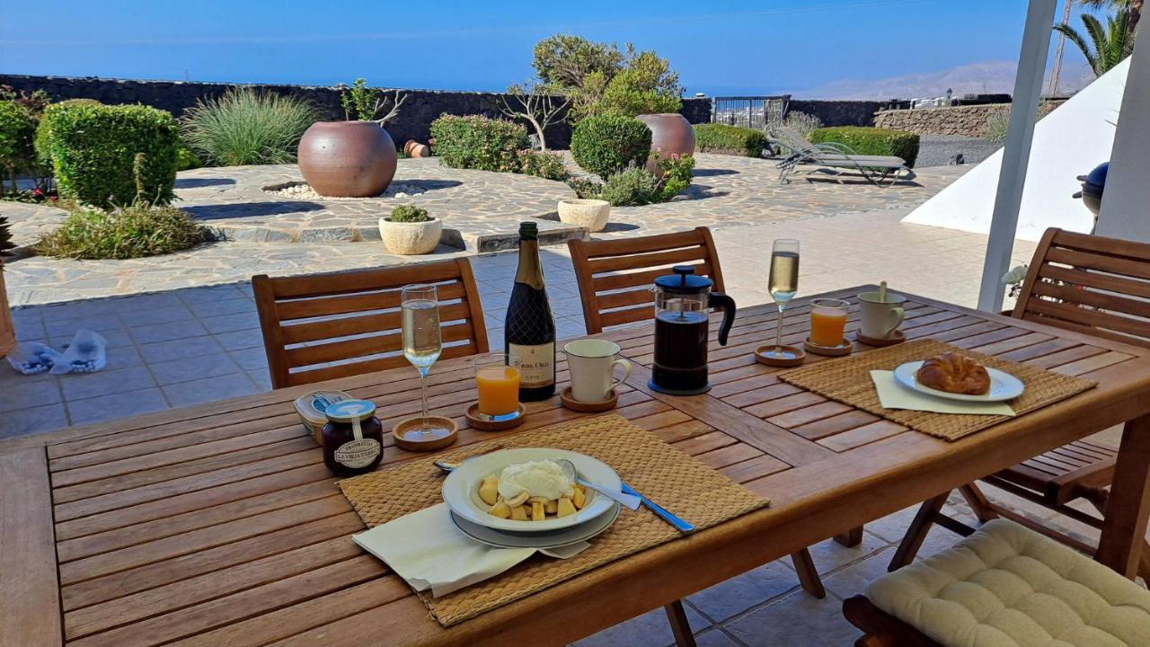 Villa Essence - A Unique Detached Villa With A-C, Heated Private Pool, Hottub, Gardens, Patios And Stunning Views! Tías Exterior foto