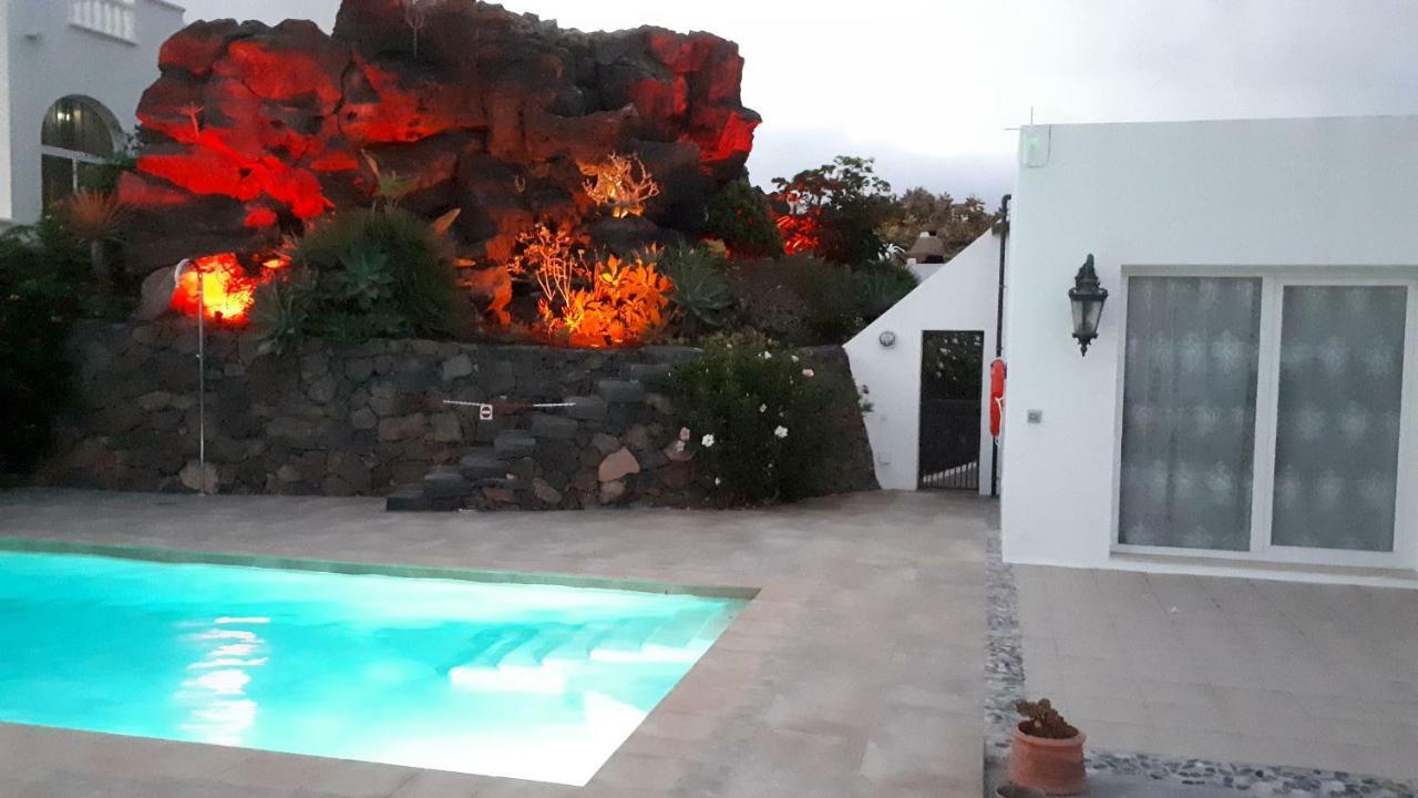 Villa Essence - A Unique Detached Villa With A-C, Heated Private Pool, Hottub, Gardens, Patios And Stunning Views! Tías Exterior foto