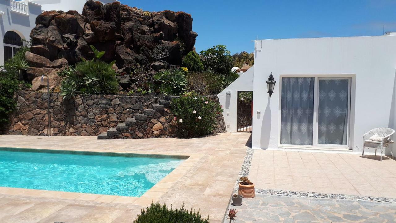Villa Essence - A Unique Detached Villa With A-C, Heated Private Pool, Hottub, Gardens, Patios And Stunning Views! Tías Exterior foto